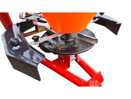 Rozmetadlo hnojiv a zimní posyp PROFI OK traktory