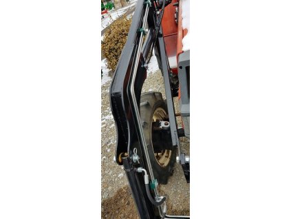 Sada hydraulických trubek pro čelní nakladač