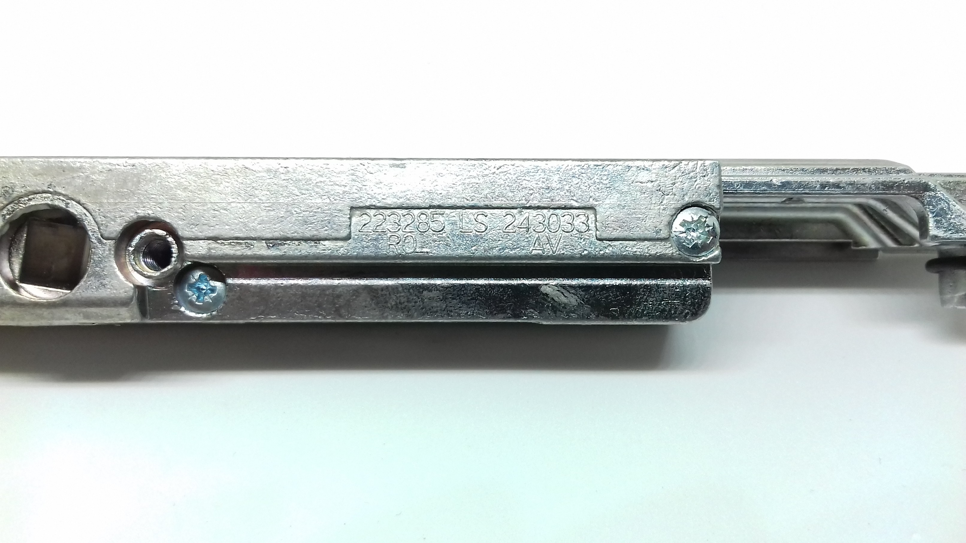 Levně SCHUCO SCHÜCO Převod pro AL okna, rozteč pro šrouby 23 mm -S243034/S243033 Levý/Pravý: Levý