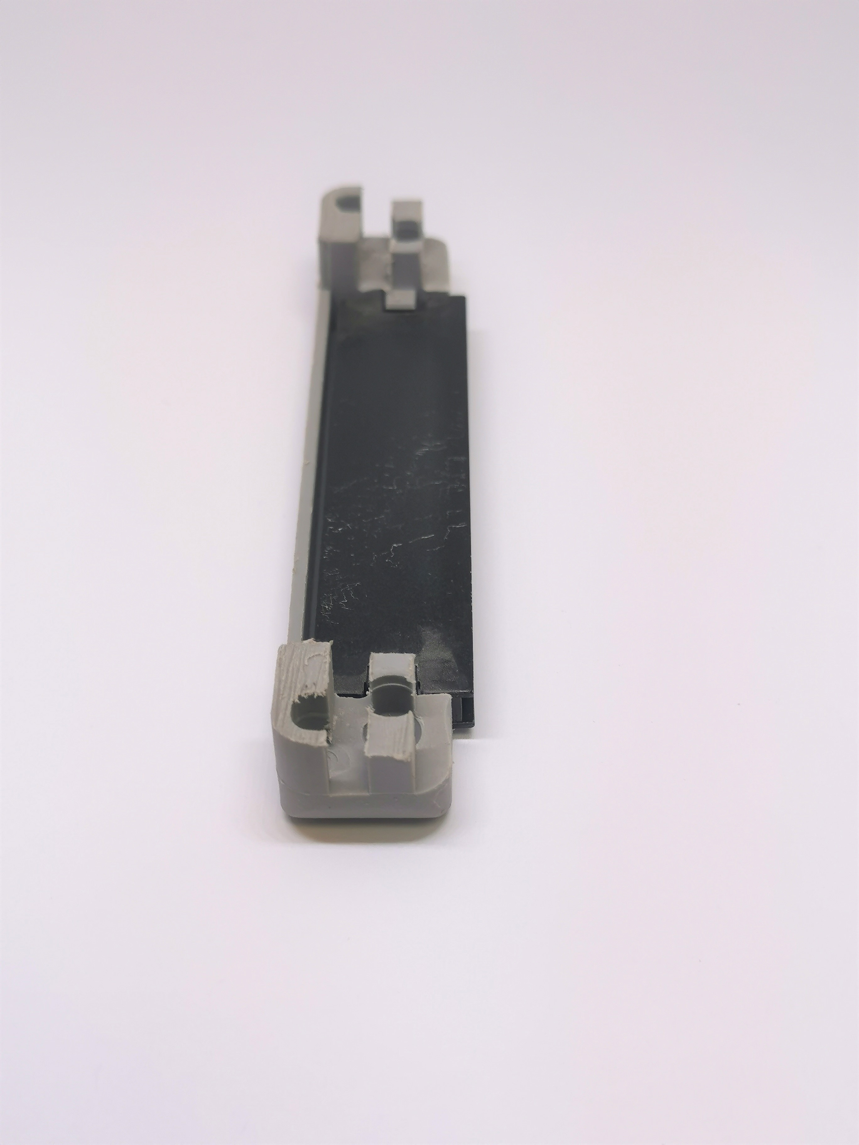 Magnetická západka ROTO NT pro 1-křídlé PVC dveře Výběr profilu: Deceuninck Klassiek;Deceuninck Mondial s VK