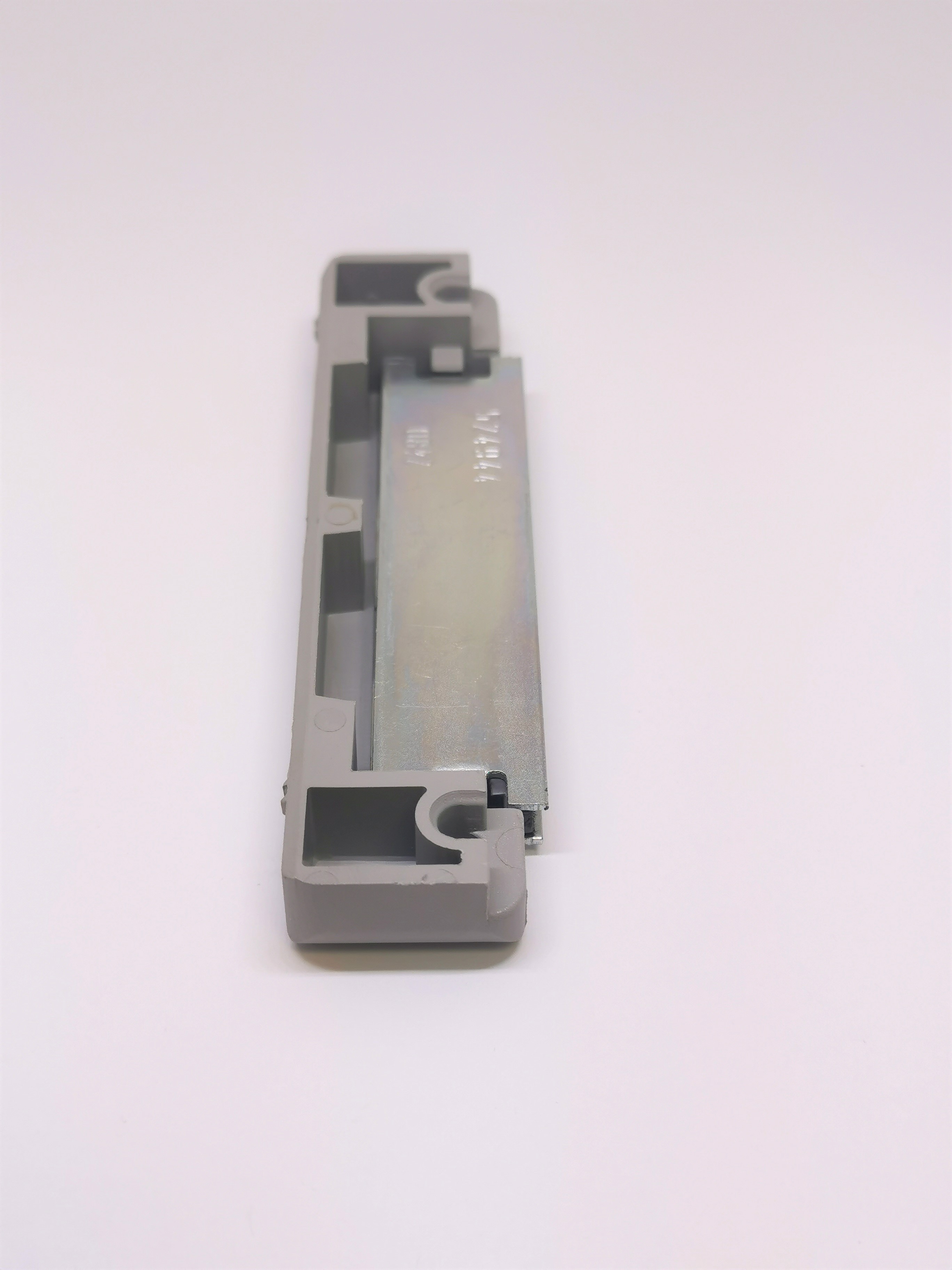 Magnetická západka ROTO NT pro 1-křídlé PVC dveře Výběr profilu: Thyssen Prestige AD, Inoutic AD13; Inoutic Eforte; Inoutic MD100