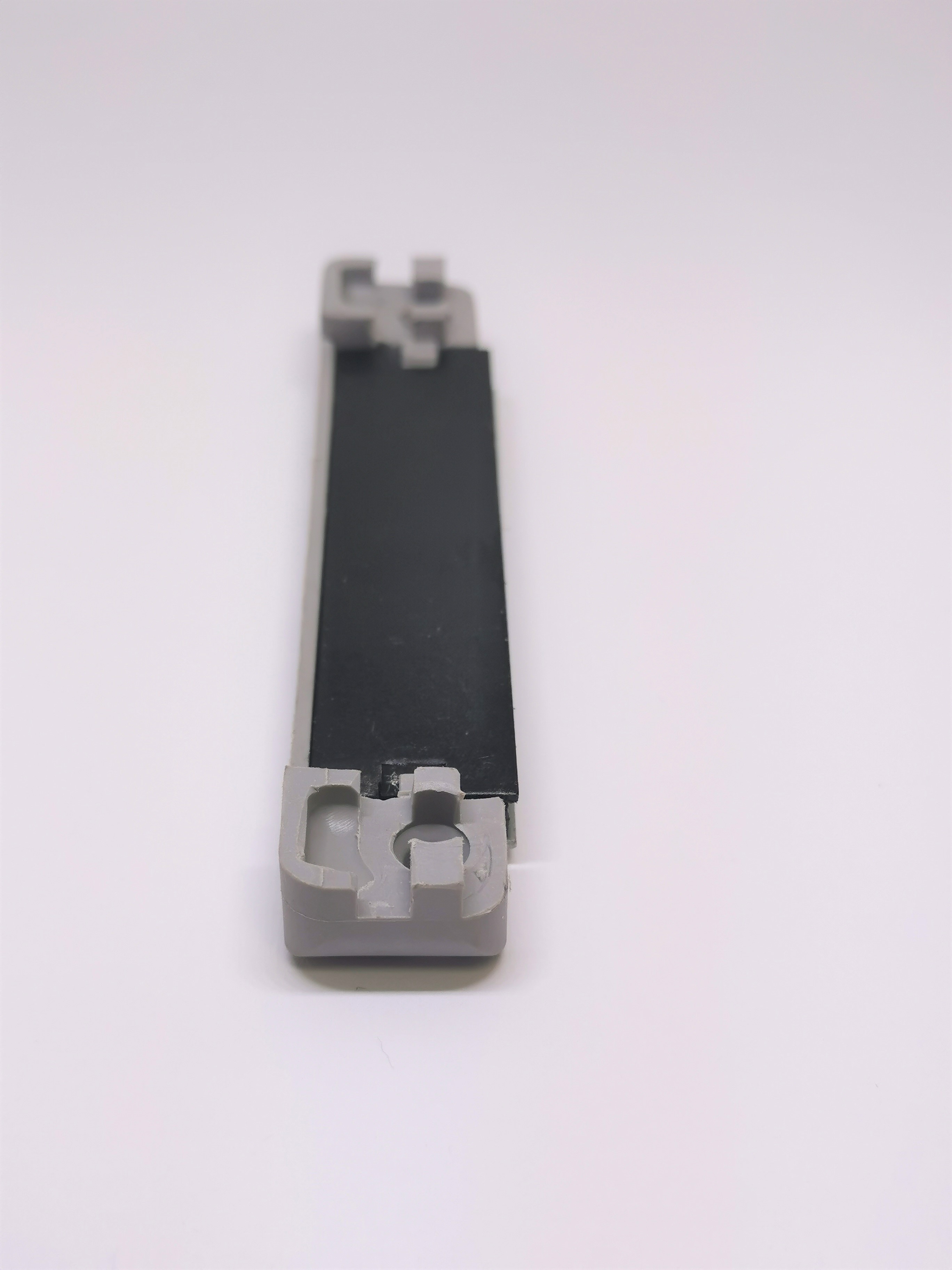 Magnetická západka ROTO NT pro 1-křídlé PVC dveře Výběr profilu: Plus Plan Plus Tec