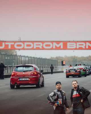 Závodnický srdíčko nezastavíš 🤍 Když jsme se dozvěděli, že se pojede sedmihodinový vytrvalostní závod Gumbalkan v Brně (s...