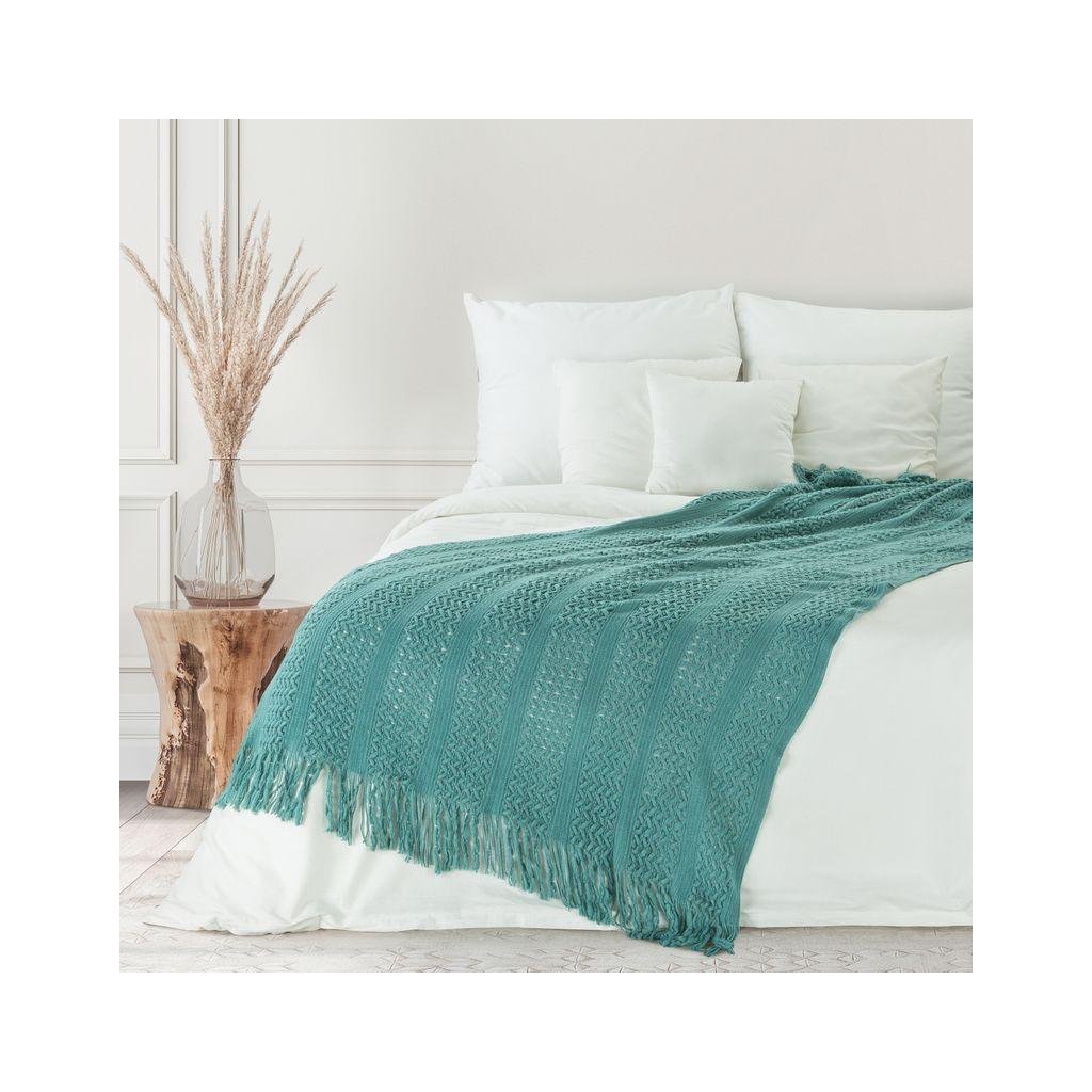 58221 mentolova deka akryl1 s azurovym vzorom a strapcami 130x170 cm