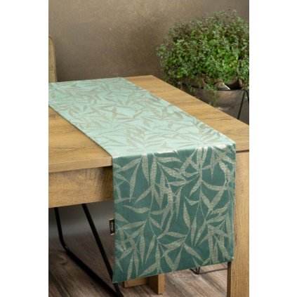 73329 mentolovy zamatovy behun na stol blink15 s kvetinovym vzorom 35x220 cm