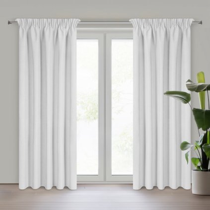 81744 strieborny 100 zatemnujuci zaves typu blackout na paske suzan 135x270 cm