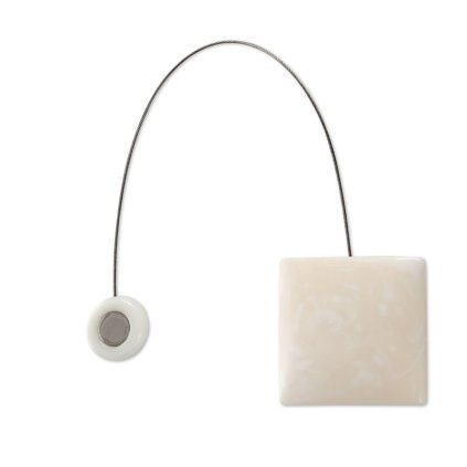 84618 magneticka spona na zavesy m118 kremova stvorec 2ks bal