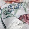 83085 5 biela vitrazova zaclona s potlacou letnych kvetov na tuneli nemezja 150x90 cm