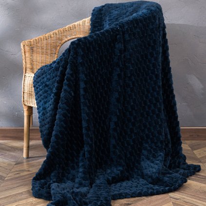 Tmavomodrá deka z huňatého mikroplyšu bublinkový 3D vzor MIKOS 200x220 cm