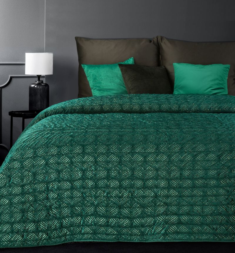 Zelený prehoz na posteľ LUNA s trbietkami 220x240 cm