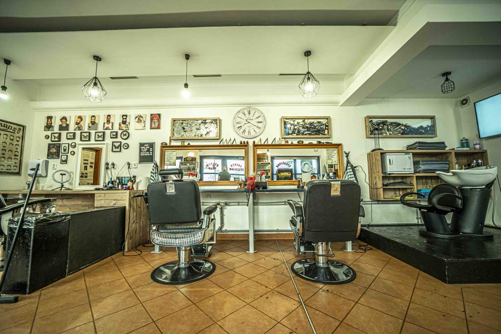 old-barber-shop-holicstvi-holicska-kresla