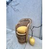 Vintage proutěné křeslo "Peacock Wicker Chair" s vysokým opěradlem