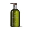 Molton Brown Osvěžující šampon pro všechny typy vlasů Reviving Rosemary (Shampoo) 300 ml