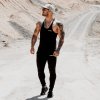 Tílko Stringer Black - GymBeam