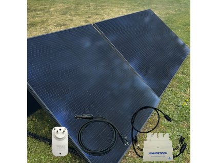 Solární systém 820W Plug and Play na zahradě na chatě