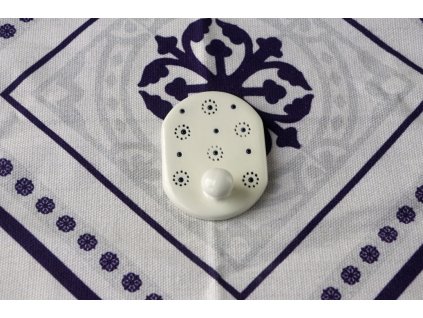 Věšáček - tečky