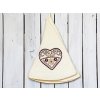 Kulaty-rucnik-Srdce-a-kvetina-kremove-bezova