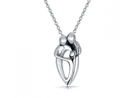 Stříbrný náhrdelník RODINA od OLIVIE. Tři objímající se postavy.