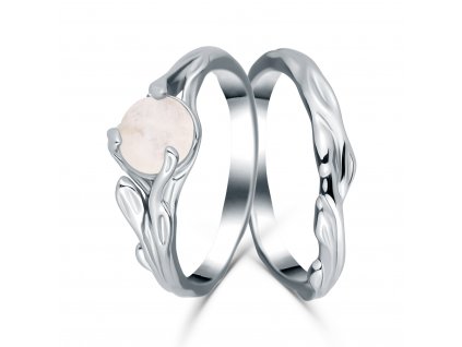 Dva stříbrné prsteny MĚSÍČNÍ KÁMEN ze stříbrnictví OLIVIE. Kůra stromu, větvička a příroda - to jsou hlavní motivy těchto jedinečných prstenů.