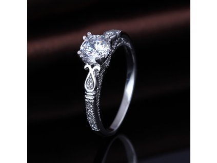 Stříbrný romantický prsten od OLIVIE