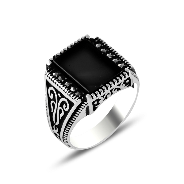 OLIVIE Pánský stříbrný prsten ONYX 5702 Velikost prstenů: 11 (EU: 65-67) Ag 925; ≤8,3 g.