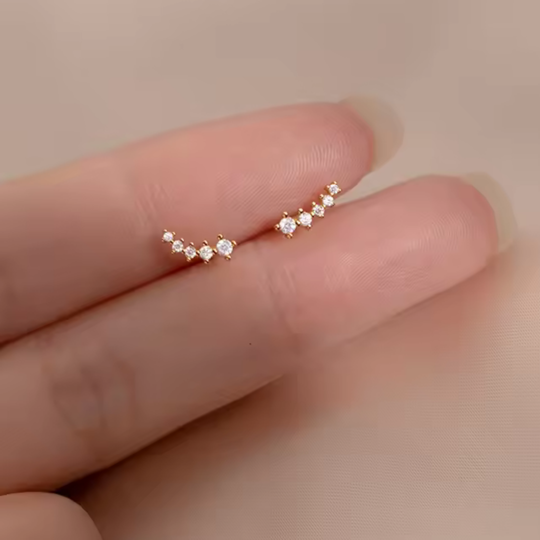 OLIVIE Stříbrné podélné náušnice GOLD 8700 Ag 925; ≤0,4 g.