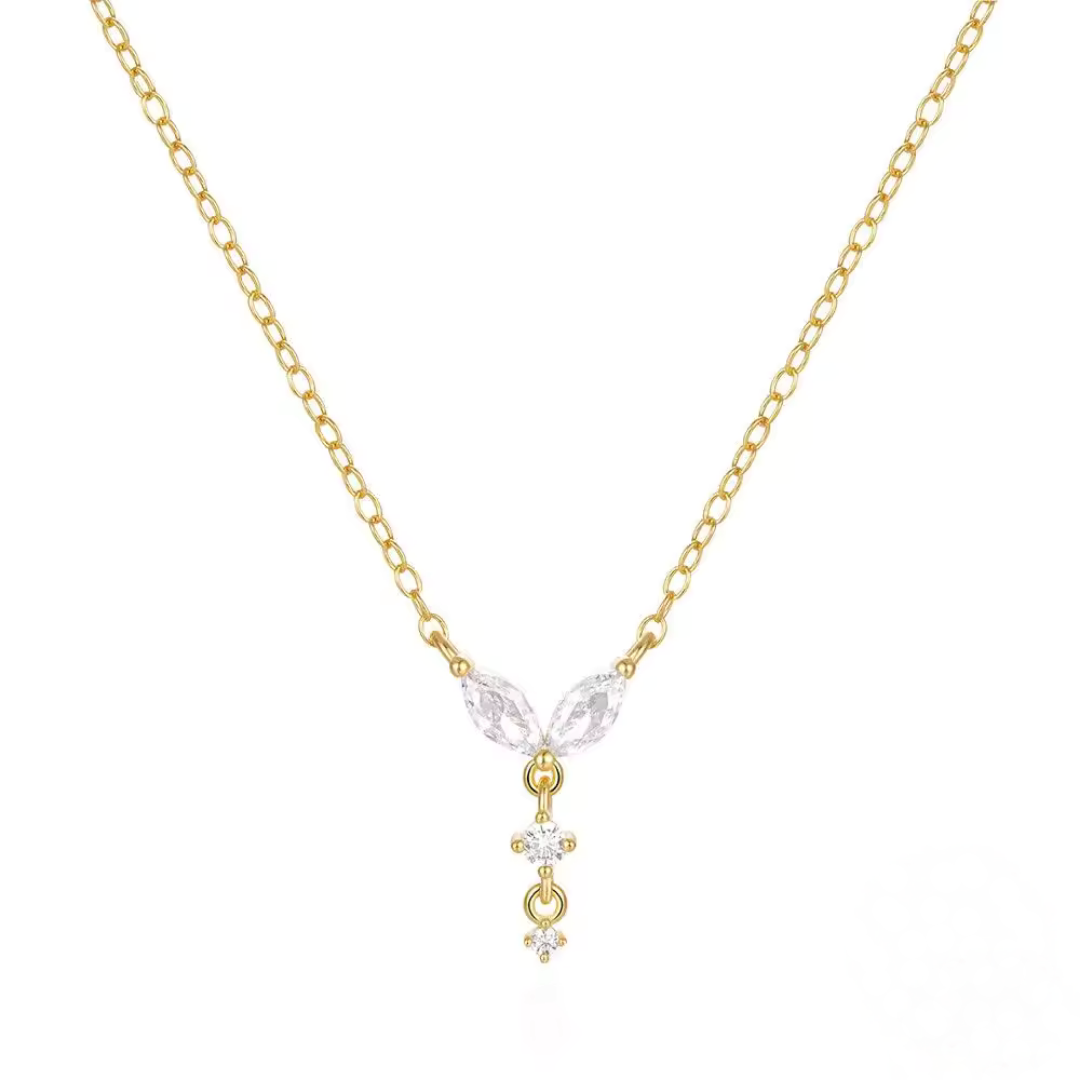 OLIVIE Stříbrný minimalistický náhrdelník GOLD 8705 Ag 925; ≤1,3 g.