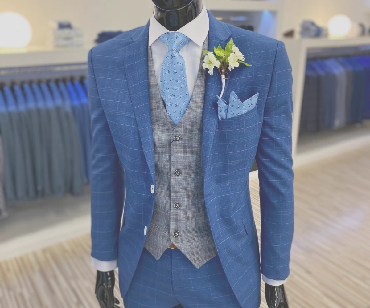 Pánské obleky na míru: Jak sladit ženicha se šaty nevěsty a šperky