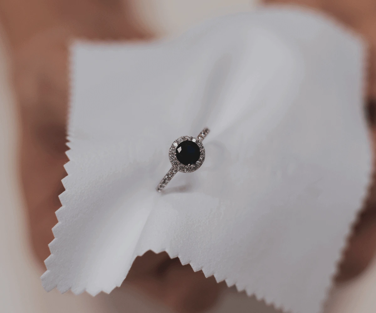 Správná péče o stříbrné šperky