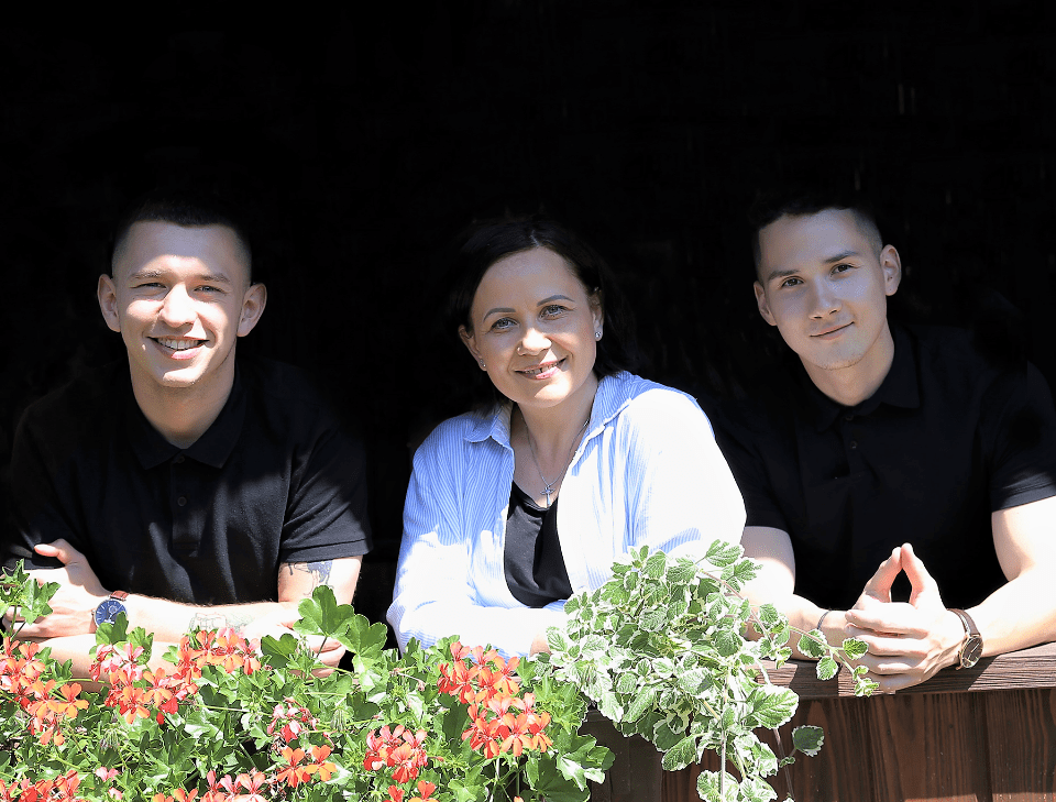 Kdo je za oponou a jak to celé začalo