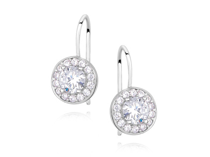 Detské jemné strieborné náušnice so zapínaním na uzatvárateľný háčik.