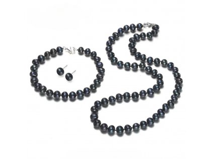 Sada šperkov z pravých čiernych kultivovaných sladkovodných perál AA- sa skladá z náhrdelníka, náušníc a náramku. Strieborníctvo OLIVIE.
