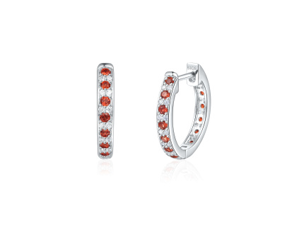 28259 luxusni stribrne kruhove nausnice o prumeru 16 mm zdobi je prirodni granaty z mosambiku a vsazene cire zirkony