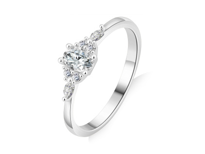 Strieborný zásnubný prsteň MOISSANITE od Olivie.