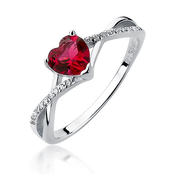 E-shop Olivie Strieborný prsteň SRDCE RUBY 3635 Velikost prstenů: 10 (EÚ: 62-64) Ag 925; ≤1,5 g.