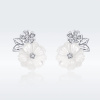 Strieborné náušnice Biely kvet