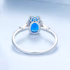 Strieborný prsteň MALEDIVY so žiarivo modrým opálom.