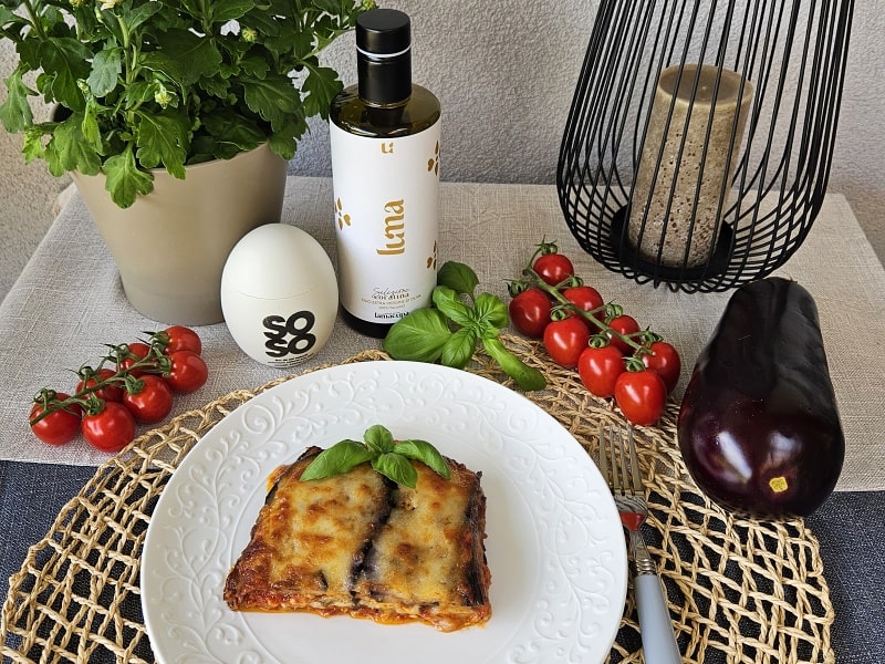 Parmigiana di melanzane aneb zapečený lilek