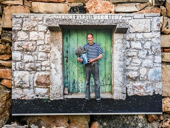 Zakladatel BIO farmy fjori fôra na chorvatském ostrově Hvar