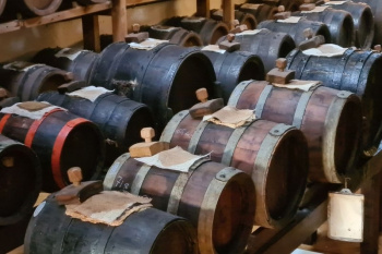  Zrající balsamico v sudech Il Borgo del Balsamico