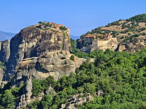  Kláštery Meteora v řecké Thesálii