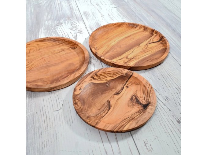 Plytký tanier z olivového dreva 01