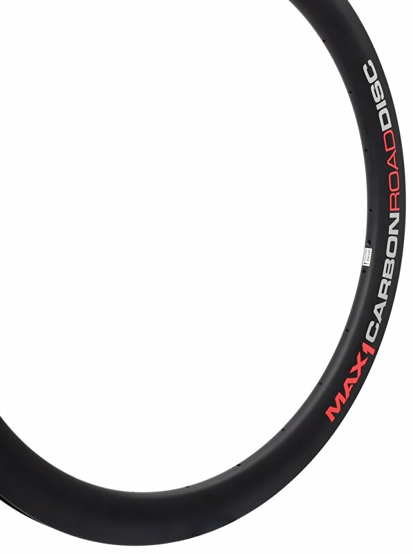 MAX1 PREMIUM ráfek MAX1 Carbon Road Disc 50 mm/24 děr clincher 28 mm Barva: karbon