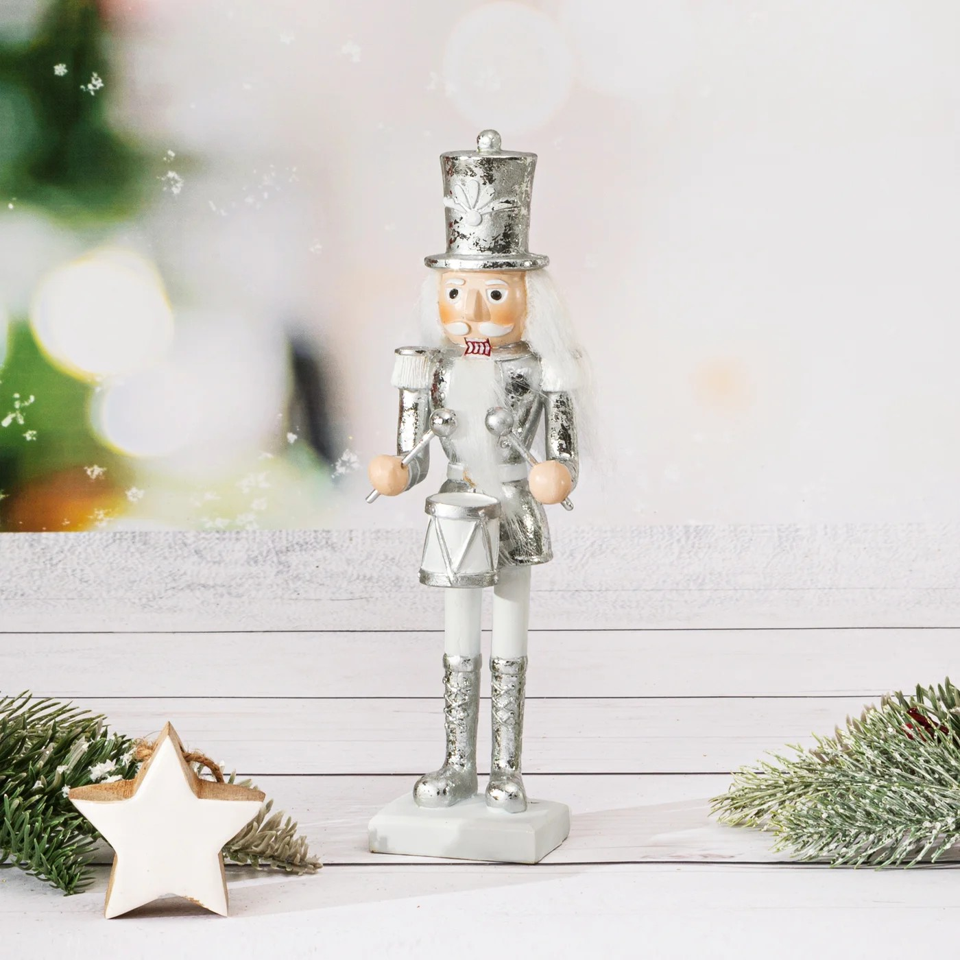 ArtFir Vianočná dekorácia LUSKÁČIK 79B | biela/strieborná 25 cm