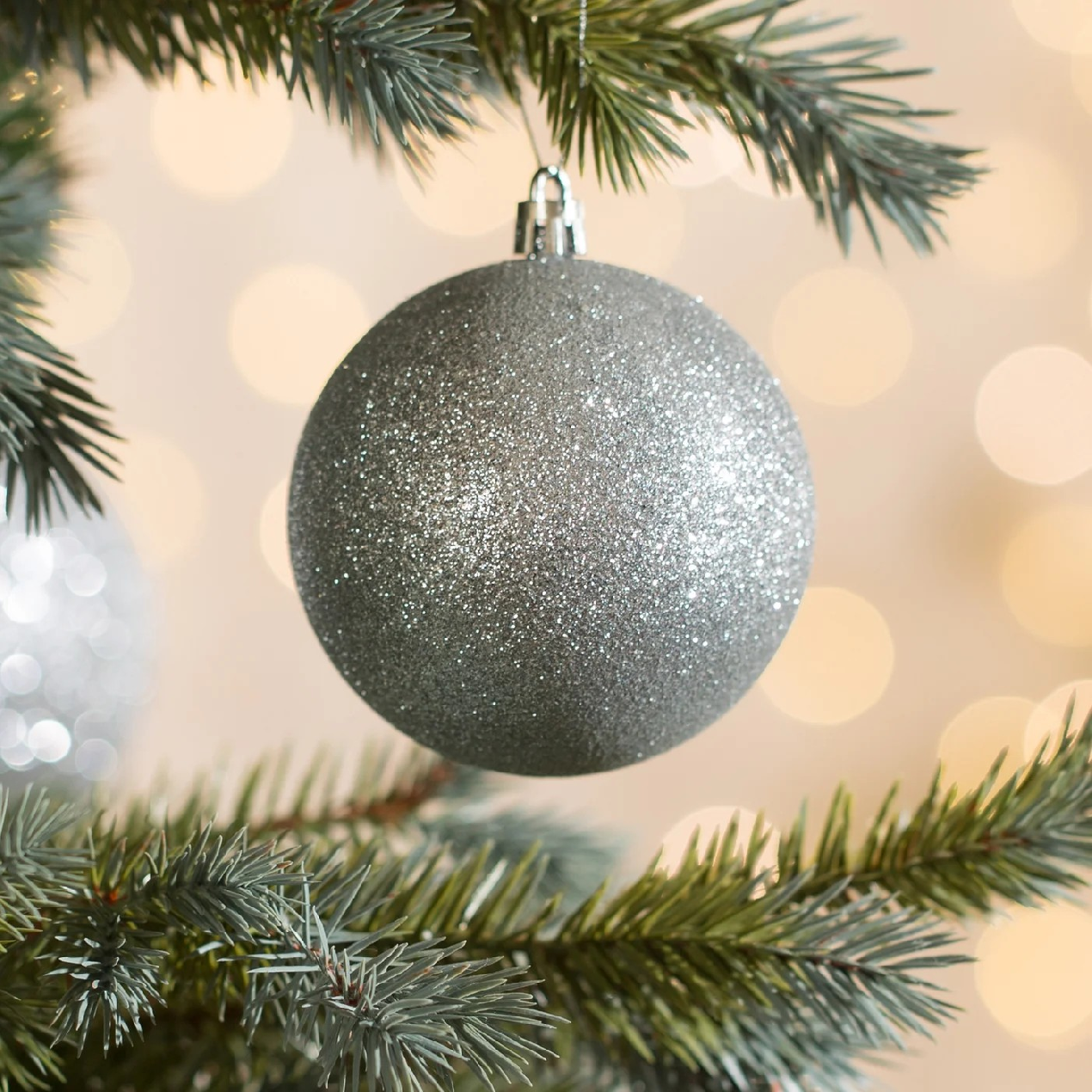 ArtFir Vianočná dekorácia BANKA 32A | strieborná 8 cm