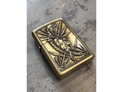 Benzínový mosazný zapalovač Cannabis 03 (Velikost Unisex)
