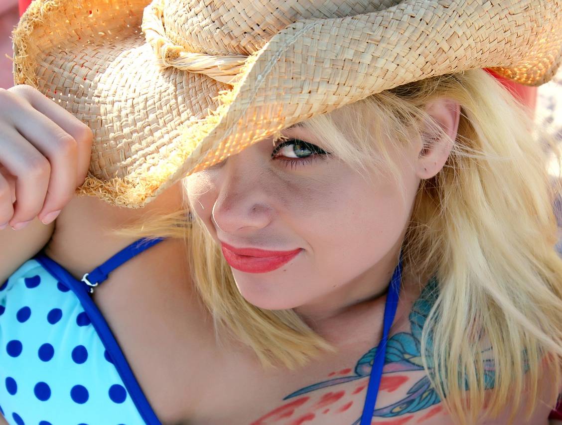 Mastná a aknózní pleť potřebuje speciální sluneční ochranu