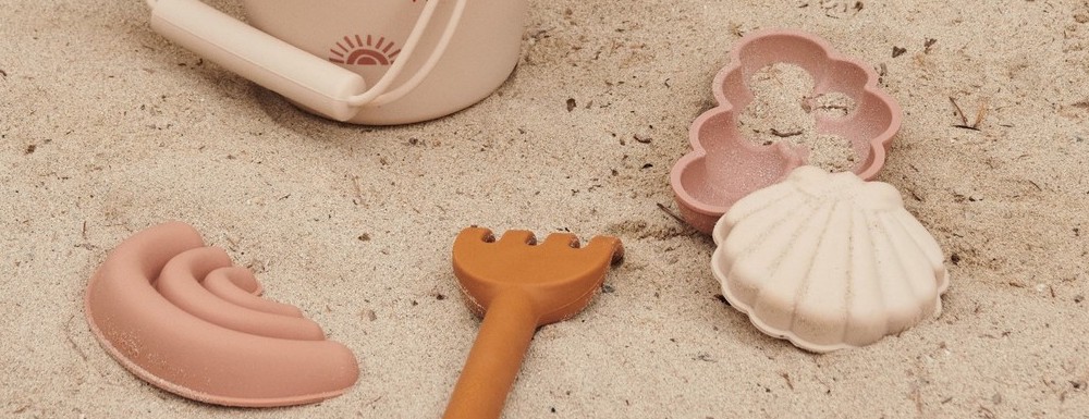 Must have kousky na písek i k vodě