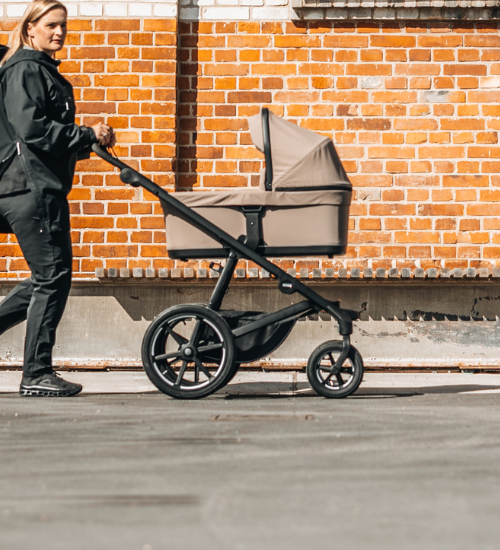 THULE Urban Glide 3 Tinted Taupe - mobil