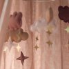 BABY BELLO Kolotoč na postýlku Fantasy Clouds Pecan Wood